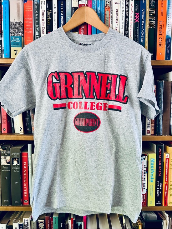 Champion Tops - Grinnell College Champion Gray Black Red GRANDPARENT Short Sleeve Tshirt, size S